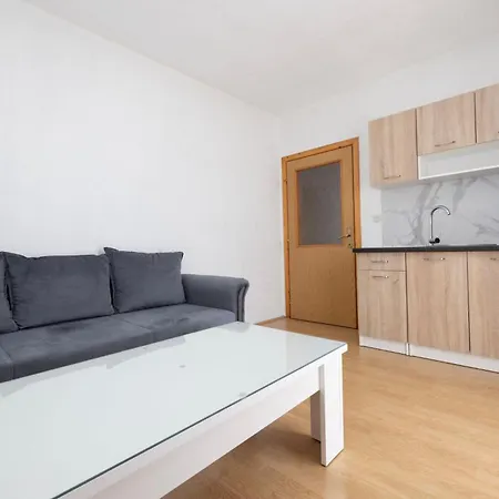 Ana Apartment *